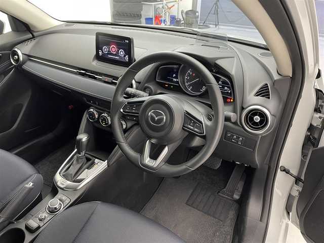 マツダ マツダ２ 15S プロアクティブ Sパッケージ 滋賀県 2020(令2)年 0.3万km セラミックM 純正SDナビ/【Bluetooth/USB/Apple CarPlay/Android Auto】/全方位カメラ/クルーズコントロール/衝突被害軽減ブレーキ/LEDヘッドライト/オートマチックハイビーム/クリアランスソナー/D/Nシートヒーター/ETC/ヘッドアップディスプレイ/パドルシフト/プッシュスタート/スマートキー/ステアリングリモコン