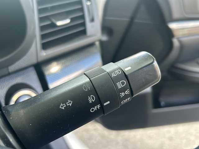 スバル レガシィ ツーリングワゴン 2．5GT Sパッケージ 高知県 2009(平21)年 14.1万km サテンホワイトパール 柿本改マフラー/ＭＴ/純正１８インチアルミ/フルセグＴＶ/Ｂｌｕｅｔｏｏｔｈオーディオ/ＣＤ・ＤＶＤ/バックカメラ/ＥＴＣ/純正フロアマット/オートライト/純正フロアマット/ハーフレザー/パワーシート