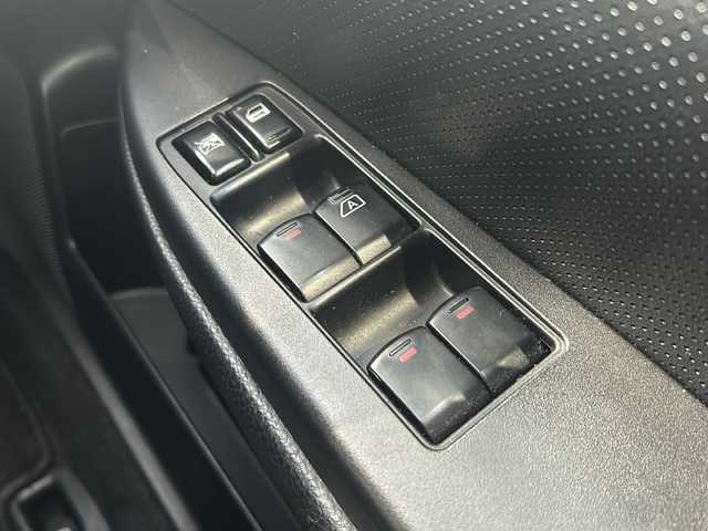 スバル レガシィ ツーリングワゴン 2．5GT Sパッケージ 高知県 2009(平21)年 14.1万km サテンホワイトパール 柿本改マフラー/ＭＴ/純正１８インチアルミ/フルセグＴＶ/Ｂｌｕｅｔｏｏｔｈオーディオ/ＣＤ・ＤＶＤ/バックカメラ/ＥＴＣ/純正フロアマット/オートライト/純正フロアマット/ハーフレザー/パワーシート