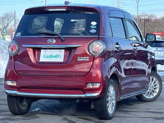 ダイハツ キャスト スタイル G ターボ SAⅡ 道央・札幌 2016(平28)年 7.8万km ファイアークォーツレッドM ４WD/ワンオーナー/純正SDナビ/AM/FM/BT/SD/SD/DVD/フルセグ/衝突被害軽減ブレーキ/横滑り防止装置/レーンキープアシスト/コーナーセンサー/バックカメラ/ビルトインETC/ドライブレコーダー/アイドリングストップ/D席シートヒーター/レザーシート/革巻きステアリング/ステアリングリモコン/プッシュスタート/スマートキー/LEDヘッドライト/オートライト/フォグランプ/電動格納ミラー/純正フロアマット/ドアバイザー/スペアキー/純正エンジンスターター