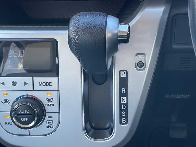 ダイハツ キャスト スタイル G ターボ SAⅡ 道央・札幌 2016(平28)年 7.8万km ファイアークォーツレッドM ４WD/ワンオーナー/純正SDナビ/AM/FM/BT/SD/SD/DVD/フルセグ/衝突被害軽減ブレーキ/横滑り防止装置/レーンキープアシスト/コーナーセンサー/バックカメラ/ビルトインETC/ドライブレコーダー/アイドリングストップ/D席シートヒーター/レザーシート/革巻きステアリング/ステアリングリモコン/プッシュスタート/スマートキー/LEDヘッドライト/オートライト/フォグランプ/電動格納ミラー/純正フロアマット/ドアバイザー/スペアキー/純正エンジンスターター