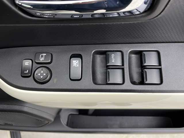 スズキ クロスビー HYBRID MZ 新潟県 2018(平30)年 5.4万km キャラバンアイボリーパールメタリック/ホワイト 2トーンルーフ 純正8インチメモリナビ/　フルセグTV/Bluetooth/CD/DVD/USB/レーダークルーズコントロール/前席シートヒーター/衝突被害軽減ブレーキ/レーンキープアシスト/後方コーナーセンサー/全方位モニター/前後ドライブレコーダー/ビルトインETC/LEDヘッドライト/オートマチックハイビーム/アイドリングストップ/横滑り防止装置/パドルシフト/レザーステアリング/ステアリングスイッチ/社外フロントフォグライト/ルーフキャリア/HKSマフラー/禁煙車