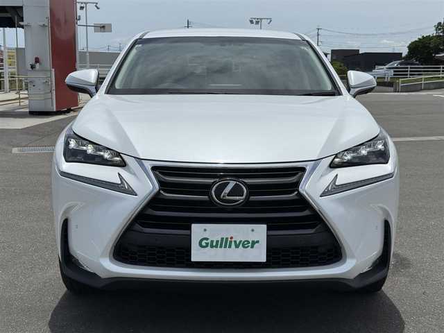 レクサス ＮＸ 200t Iパッケージ 佐賀県 2017(平29)年 6万km ソニッククォーツ 黒革シート/メーカーナビゲーション/・フルセグテレビ/Bluetooth/USB/バックカメラ/前席シートヒーター/ステアリングヒーター/オートブレーキホールド/プッシュスタート/スマートキー/純正ドライブレコーダー/純正ビルトインETC2.0/純正LEDヘッドライト/純正17インチアルミホイール/純正フロアマット/スペアキー2本（カードキータイプ1枚）/新車保証書/LexusSafetySystem＋/・アクティブコーナリングアシスト/・プリクラッシュセーフティ/・レーダークルーズコントロール（全車速追従機能付き）/・クリアランスソナー/・レーンキープアシストシステム