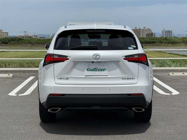 レクサス ＮＸ 200t Iパッケージ 佐賀県 2017(平29)年 6万km ソニッククォーツ 黒革シート/メーカーナビゲーション/・フルセグテレビ/Bluetooth/USB/バックカメラ/前席シートヒーター/ステアリングヒーター/オートブレーキホールド/プッシュスタート/スマートキー/純正ドライブレコーダー/純正ビルトインETC2.0/純正LEDヘッドライト/純正17インチアルミホイール/純正フロアマット/スペアキー2本（カードキータイプ1枚）/新車保証書/LexusSafetySystem＋/・アクティブコーナリングアシスト/・プリクラッシュセーフティ/・レーダークルーズコントロール（全車速追従機能付き）/・クリアランスソナー/・レーンキープアシストシステム
