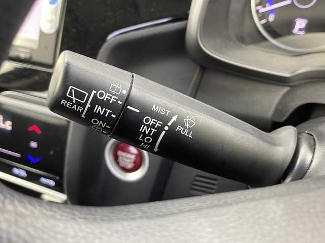 ホンダ フィット 13G Lパッケージ 岐阜県 2014(平26)年 5.7万km ティンテッドシルバーM 純正ナビ(VXM-145VSi)/CD/DVD/Bluetooth/SD/ワンセグTV/バックカメラ/ETC/シティブレーキアクティブシステム/LEDヘッドランプ/オートライト/オートエアコン/スペアキー/スマートキー/プッシュスタート/SRSエアバック（運転席・助手席・サイド・カーテン）/純正フロアマット/純正ドアバイザー/横滑り防止装置/盗難防止装置