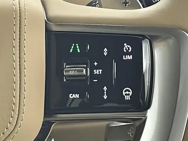 ランドローバー レンジローバー SE 福島県 2024(令6)年 0.7万km パール サンルーフ/MERIDIANプレミアムサウンド/純正OP23インチAW/シャドーエクステリアパック/エマージェンシーブレーキ/・ドライバーコンディションモニター/・レーンアシスト/・レーダークルーズコントロール/・オートマチックパーキングエイド/・リアトラフィックモニター/・クリアランスソナー/純正ナビ/・Bluetooth/AM/FM/・全方位カメラ/・前後ドライブレコーダー/・ビルトインETC2.0/革巻きステアリング/・ステアリングリモコン/・ステアリングヒーター/・パドルシフト/レザーシート/・パワーシート(運転席/助手席)/・メモリシート(運転席/助手席)/・シートヒーター(運転席/助手席)/・エアシート(運転席/助手席)/プッシュスタート/・スマートキー/・スペアキー/LEDヘッドライト/・オートライト/・フォグライト/オートステップ/マッドフラップ/純正フロアマット/ワンオーナー/・保証書/取扱説明書