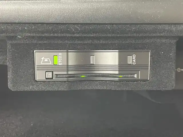 ランドローバー レンジローバー SE 福島県 2024(令6)年 0.7万km パール サンルーフ/MERIDIANプレミアムサウンド/純正OP23インチAW/シャドーエクステリアパック/エマージェンシーブレーキ/・ドライバーコンディションモニター/・レーンアシスト/・レーダークルーズコントロール/・オートマチックパーキングエイド/・リアトラフィックモニター/・クリアランスソナー/純正ナビ/・Bluetooth/AM/FM/・全方位カメラ/・前後ドライブレコーダー/・ビルトインETC2.0/革巻きステアリング/・ステアリングリモコン/・ステアリングヒーター/・パドルシフト/レザーシート/・パワーシート(運転席/助手席)/・メモリシート(運転席/助手席)/・シートヒーター(運転席/助手席)/・エアシート(運転席/助手席)/プッシュスタート/・スマートキー/・スペアキー/LEDヘッドライト/・オートライト/・フォグライト/オートステップ/マッドフラップ/純正フロアマット/ワンオーナー/・保証書/取扱説明書