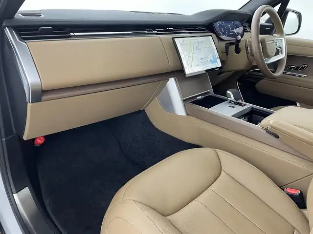 ランドローバー レンジローバー SE 福島県 2024(令6)年 0.7万km パール サンルーフ/MERIDIANプレミアムサウンド/純正OP23インチAW/シャドーエクステリアパック/エマージェンシーブレーキ/・ドライバーコンディションモニター/・レーンアシスト/・レーダークルーズコントロール/・オートマチックパーキングエイド/・リアトラフィックモニター/・クリアランスソナー/純正ナビ/・Bluetooth/AM/FM/・全方位カメラ/・前後ドライブレコーダー/・ビルトインETC2.0/革巻きステアリング/・ステアリングリモコン/・ステアリングヒーター/・パドルシフト/レザーシート/・パワーシート(運転席/助手席)/・メモリシート(運転席/助手席)/・シートヒーター(運転席/助手席)/・エアシート(運転席/助手席)/プッシュスタート/・スマートキー/・スペアキー/LEDヘッドライト/・オートライト/・フォグライト/オートステップ/マッドフラップ/純正フロアマット/ワンオーナー/・保証書/取扱説明書