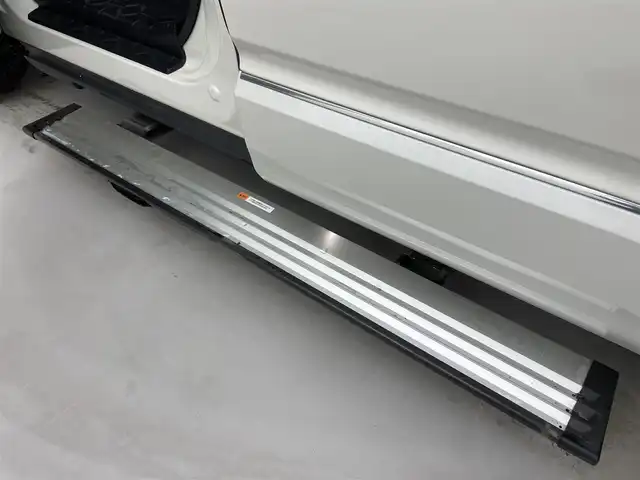 三菱 デリカＤ：５ P 富山県 2020(令2)年 3万km ウォームホワイトパール 社外オーディオ（FH-8500DVS）/　　ーーCD、bluetooth、AppleCarPlay/360度カメラ/左自動ステップ/両側パワースライドドア/ACC/衝突軽減ブレーキシステム/レーンキープ/ブラインドスポット/運転席パワーシート/前席シートヒーター/LEDヘッドライト/フォグ/スマートキー/パワーバックドア/パドルシフト/保証書、取説/スペアキー