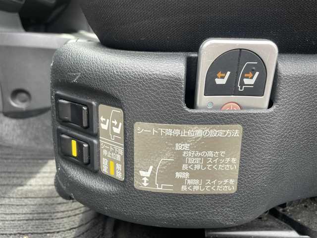日産 ノート X DIG－S 千葉県 2015(平27)年 3.7万km ダークメタルグレー 福祉車両/ワンオーナー/助手席スライドアップシート/純正SDナビ/・フルセグTV/・CD/DVD/SD/・Bluetooth/USB/AUX/・AM/FM/バックカメラ/エマージェンシーブレーキ/車線逸脱警報/横滑り防止装置/社外ドライブレコーダー/ETC/アイドリングストップ/ヘッドライトレペライザー/オートライト/スマートキーx２/プッシュスタート/取扱説明書/保証書
