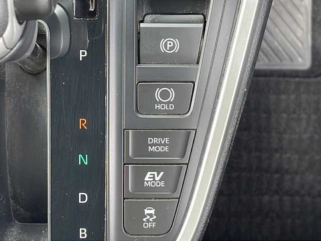 トヨタ ヴォクシー ハイブリッド S－Z 三重県 2022(令4)年 3.7万km アティチュードブラックマイカ 純正10.5型ナビ/バックカメラ/純正ビルトインETC2.0/衝突軽減ブレーキ/レーンキープアシスト/レーダークルーズコントロール/HDMI接続/USB給電/前席シートヒーター/両側パワースライドドア/AC100V充電/純正LEDデイライト/電動格納ミラー/禁煙車