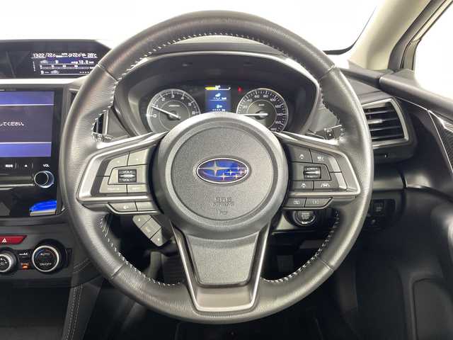 スバル インプレッサ スポーツ 2．0i－Lアイサイト 神奈川県 2017(平29)年 4.6万km アイスシルバーメタリック アイサイト/バックカメラ/ドライブレコーダー/スペアキー/autoライト/LEDヘッドライト/純正ナビ/電子パーキング/ETC/プッシュスタート/シートリフター/フォグランプ/Bluetooth/フルセグテレビ/オートホールド/SRH/革ステアリング/電動格納ミラー/純正フロアマット/純正アルミホイール/純正ドアバイザー/ダウンヒル/スマートキー/パドルシフト/ウィンカーミラー