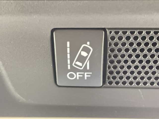 スバル インプレッサ スポーツ 2．0i－Lアイサイト 神奈川県 2017(平29)年 4.6万km アイスシルバーメタリック アイサイト/バックカメラ/ドライブレコーダー/スペアキー/autoライト/LEDヘッドライト/純正ナビ/電子パーキング/ETC/プッシュスタート/シートリフター/フォグランプ/Bluetooth/フルセグテレビ/オートホールド/SRH/革ステアリング/電動格納ミラー/純正フロアマット/純正アルミホイール/純正ドアバイザー/ダウンヒル/スマートキー/パドルシフト/ウィンカーミラー