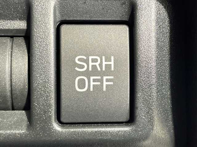 スバル インプレッサ スポーツ 2．0i－Lアイサイト 神奈川県 2017(平29)年 4.6万km アイスシルバーメタリック アイサイト/バックカメラ/ドライブレコーダー/スペアキー/autoライト/LEDヘッドライト/純正ナビ/電子パーキング/ETC/プッシュスタート/シートリフター/フォグランプ/Bluetooth/フルセグテレビ/オートホールド/SRH/革ステアリング/電動格納ミラー/純正フロアマット/純正アルミホイール/純正ドアバイザー/ダウンヒル/スマートキー/パドルシフト/ウィンカーミラー