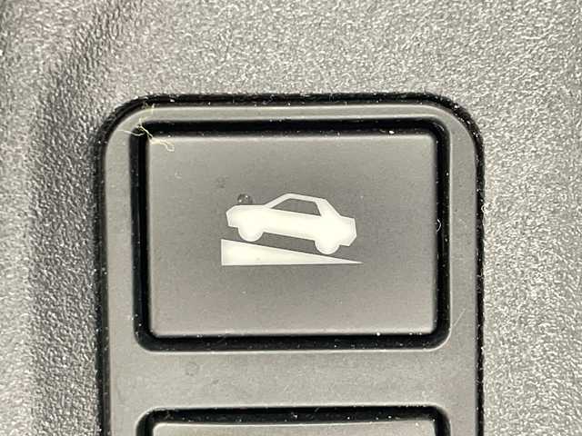 スバル インプレッサ スポーツ 2．0i－Lアイサイト 神奈川県 2017(平29)年 4.6万km アイスシルバーメタリック アイサイト/バックカメラ/ドライブレコーダー/スペアキー/autoライト/LEDヘッドライト/純正ナビ/電子パーキング/ETC/プッシュスタート/シートリフター/フォグランプ/Bluetooth/フルセグテレビ/オートホールド/SRH/革ステアリング/電動格納ミラー/純正フロアマット/純正アルミホイール/純正ドアバイザー/ダウンヒル/スマートキー/パドルシフト/ウィンカーミラー