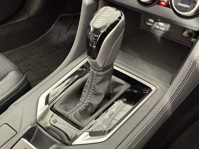 スバル インプレッサ スポーツ 2．0i－Lアイサイト 神奈川県 2017(平29)年 4.6万km アイスシルバーメタリック アイサイト/バックカメラ/ドライブレコーダー/スペアキー/autoライト/LEDヘッドライト/純正ナビ/電子パーキング/ETC/プッシュスタート/シートリフター/フォグランプ/Bluetooth/フルセグテレビ/オートホールド/SRH/革ステアリング/電動格納ミラー/純正フロアマット/純正アルミホイール/純正ドアバイザー/ダウンヒル/スマートキー/パドルシフト/ウィンカーミラー