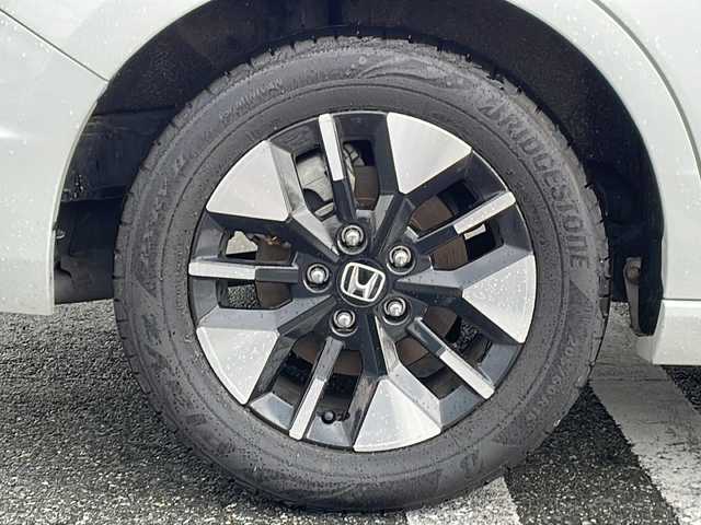 ホンダ ステップワゴン eHEV エアー 山形県 2022(令4)年 6.9万km プラチナホワイトパール Honda SENSING/・衝突軽減ブレーキ（ＣＭＢＳ）/・路外逸脱抑制機能/・先行車発進お知らせ機能/・アダプティブクルーズコントロール（ＡＣＣ）/・車線維持支援システム（ＬＫＡＳ）/・標識認識機能/・誤発進抑制機能 /・近距離衝突軽減ブレーキ/両側パワースライドドア/純正ナビ’(CD.DVD.BT.SD.USB)/フルセグ/バックカメラ/純正ドライブレコーダー/電動パーキングブレーキ/オートホールド/LEDヘッドライト/プッシュスタート/スマートキー