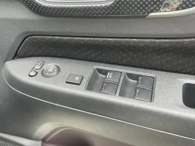 ホンダ Ｎ ＷＧＮ カスタム G ターボパッケージ 埼玉県 2014(平26)年 9万km プレミアムホワイトパール (株)IDOMが運営する【じしゃロン鳩ヶ谷店】の自社ローン専用車両になりますこちらは現金またはオートローンご利用時の価格です。自社ローンご希望の方は別途その旨お申付け下さい/純正インターナビ/　AM/FM/CD/DVD/BT/TV/バックカメラ/ターボ/無限グリルガーニッシュ/無限ドアハンドルプロテクター/無限フロアマット/ＣＴＢＡ/パドルシフト　/クルーズコントロール/ステアリングスイッチ/革巻きステアリング/ＥＴＣ/純正アルミホイール/プラズマクラスター/フォグランプ/プッシュスタートボタン/　スマートキー×1/電動格納式ウィンカーミラー/ドアバイザー