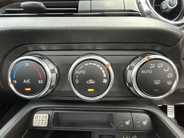 マツダ ロードスター S スペシャルパッケージ 千葉県 2020(令2)年 6.1万km エターナルブルーマイカ 純正ナビ/フルセグＴＶ/バックカメラ/ビルトインＥＴＣ/前席シートヒーター/クルーズコントロール/オートライト/ＵＳＢソケット/コーナーセンサー/衝突被害軽減ブレーキ/レーンキープアシスト