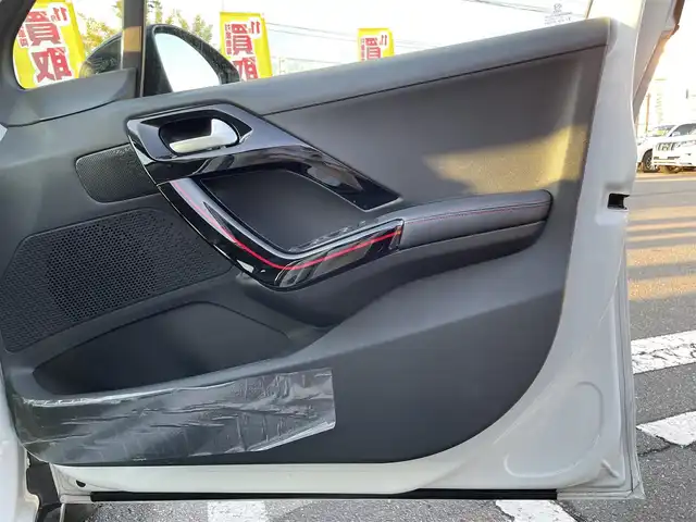 プジョー ２００８ GTライン 長野県 2018(平30)年 4.9万km 白 取扱説明書/ワンオーナー/パワーウィンドウ/パーキングアシスト/AM/FM/iPod/バックカメラ/ETC/ドライブレコーダー/純正フロアマット/純正17インチAW/ルーフレール/コーナーセンサー/オートライト/シートヒーター/リモコンキー/スペアキー