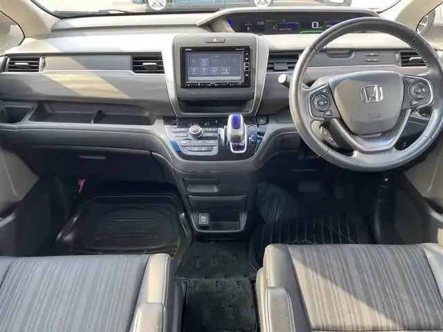 ホンダ フリード ハイブリット EX 岡山県 2019(平31)年 4.7万km フォレストグリーンパール 登録時走行距離47022km/純正ナビ/フルセグTV(AM/FM/CD/DVD/Bluetooth)/バックカメラ/両側パワースライドドア/ビルトインETC/ドライブレコーダー/デジタルインナーミラー/ホンダセンシング/・衝突軽減ブレーキ/・路外逸脱抑制機能/・アダプティブクルーズコントロール/・レーンキープアシスト/横滑り防止装置/D/N席シートヒーター/オートライト/15インチ社外AW/プッシュスタート/スマートキー