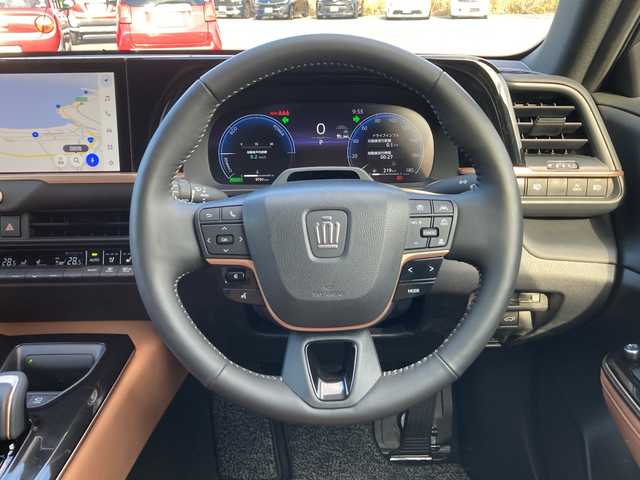 トヨタ クラウン スポーツ Z 佐賀県 2024(令6)年 1万km プレシャスホワイトパール ワンオーナー/パノラマルーフ/純正12.3インチディスプレイオーディオ/パノラマミックビューモニター/プリクラッシュセーフティ/レーンディパーチャーアラート/オートハイビーム/アダプティブクルーズコントロール/ブラインドスポットモニター/ヘッドアップディスプレイ/クリアランスソナー/リアクロストラフィックアラート/アドバンスドパーク/電動パーキングブレーキ/オートブレーキホールド/サンドブラウンレザーシート/メモリパワーシート/シートヒーター/エアシート/ステアリングヒーター/ステアリングリモコン/デジタルインナーミラー/ドライブレコーダー/パワーバックドア/AC100V/ヘッドライトウォッシャー/置くだけ充電（縦置き）/プッシュスタート/スマートキー/LEDヘッドライト/純正アルミホイール