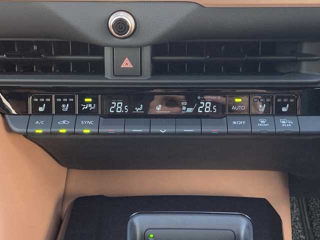 トヨタ クラウン スポーツ Z 佐賀県 2024(令6)年 1万km プレシャスホワイトパール ワンオーナー/パノラマルーフ/純正12.3インチディスプレイオーディオ/パノラマミックビューモニター/プリクラッシュセーフティ/レーンディパーチャーアラート/オートハイビーム/アダプティブクルーズコントロール/ブラインドスポットモニター/ヘッドアップディスプレイ/クリアランスソナー/リアクロストラフィックアラート/アドバンスドパーク/電動パーキングブレーキ/オートブレーキホールド/サンドブラウンレザーシート/メモリパワーシート/シートヒーター/エアシート/ステアリングヒーター/ステアリングリモコン/デジタルインナーミラー/ドライブレコーダー/パワーバックドア/AC100V/ヘッドライトウォッシャー/置くだけ充電（縦置き）/プッシュスタート/スマートキー/LEDヘッドライト/純正アルミホイール