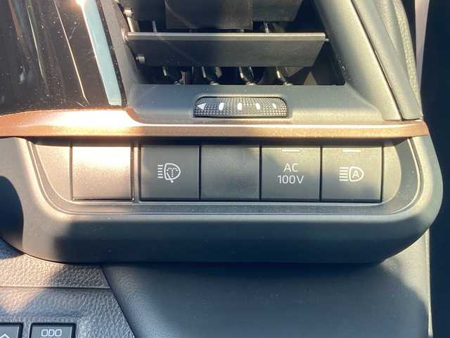 トヨタ クラウン スポーツ Z 佐賀県 2024(令6)年 1万km プレシャスホワイトパール ワンオーナー/パノラマルーフ/純正12.3インチディスプレイオーディオ/パノラマミックビューモニター/プリクラッシュセーフティ/レーンディパーチャーアラート/オートハイビーム/アダプティブクルーズコントロール/ブラインドスポットモニター/ヘッドアップディスプレイ/クリアランスソナー/リアクロストラフィックアラート/アドバンスドパーク/電動パーキングブレーキ/オートブレーキホールド/サンドブラウンレザーシート/メモリパワーシート/シートヒーター/エアシート/ステアリングヒーター/ステアリングリモコン/デジタルインナーミラー/ドライブレコーダー/パワーバックドア/AC100V/ヘッドライトウォッシャー/置くだけ充電（縦置き）/プッシュスタート/スマートキー/LEDヘッドライト/純正アルミホイール