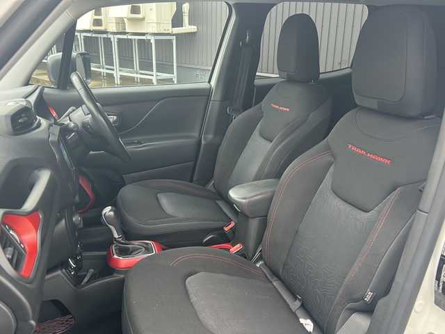 クライスラー・ジープ ジープ レネゲード トレイルホーク 青森県 2021(令3)年 5.9万km 白 ワンオーナー/純正ナビ/フルセグTV/バックカメラ/ETC/クルーズコントロール/アドバンストブレーキアシスト/ブラインドスポットアシスト/レーンキープアシスト/LEDヘッドライト/純正17インチアルミホイール/電動パーキングブレーキ/ダウンヒルアシスト/純正ラバーフロアマット/アイドリングストップ/横滑り防止装置/保証書/取扱説明書/スペアキー