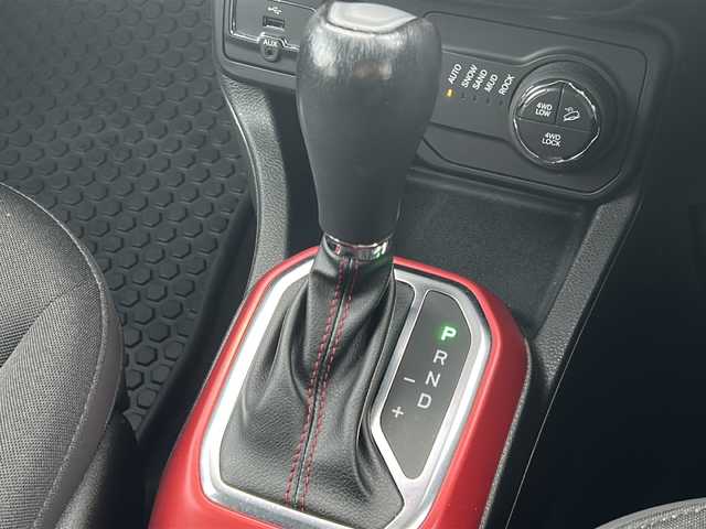 クライスラー・ジープ ジープ レネゲード トレイルホーク 青森県 2021(令3)年 5.9万km 白 ワンオーナー/純正ナビ/フルセグTV/バックカメラ/ETC/クルーズコントロール/アドバンストブレーキアシスト/ブラインドスポットアシスト/レーンキープアシスト/LEDヘッドライト/純正17インチアルミホイール/電動パーキングブレーキ/ダウンヒルアシスト/純正ラバーフロアマット/アイドリングストップ/横滑り防止装置/保証書/取扱説明書/スペアキー