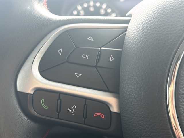 クライスラー・ジープ ジープ レネゲード トレイルホーク 青森県 2021(令3)年 5.9万km 白 ワンオーナー/純正ナビ/フルセグTV/バックカメラ/ETC/クルーズコントロール/アドバンストブレーキアシスト/ブラインドスポットアシスト/レーンキープアシスト/LEDヘッドライト/純正17インチアルミホイール/電動パーキングブレーキ/ダウンヒルアシスト/純正ラバーフロアマット/アイドリングストップ/横滑り防止装置/保証書/取扱説明書/スペアキー