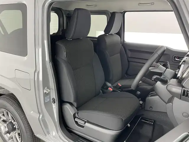 スズキ ジムニー XC 愛知県 2025(令7)年 0.1万km ミディアムグレー 純正ナビ　全方位カメラ　シートヒーター　禁煙車　デュアルセンサーブレーキ　衝突軽減装置　車線逸脱　リヤパーキングセンサー　ＬＥＤオートライト　ヘッドライトウォッシャー　クルーズコントロール　背面タイヤ/登録時走行距離195キロ