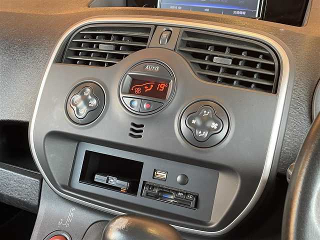 ルノー カングー ゼン 愛知県 2016(平28)年 5万km 茶 社外メモリーナビ　/Bluetooth/CD/DVD/USB/フルセグTV/ETC/前後ドラレコ/純正フロアマット/オートエアコン/マロンショコラM/リモコンキー