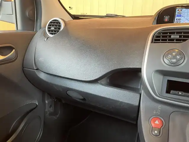 ルノー カングー ゼン 愛知県 2016(平28)年 5万km 茶 社外メモリーナビ　/Bluetooth/CD/DVD/USB/フルセグTV/ETC/前後ドラレコ/純正フロアマット/オートエアコン/マロンショコラM/リモコンキー