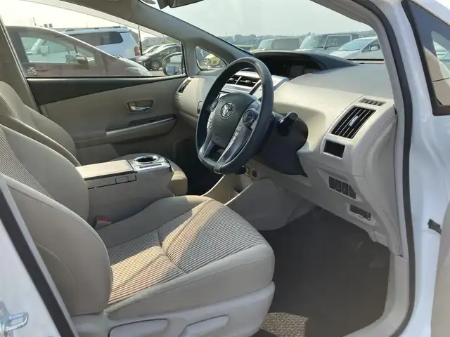 トヨタ プリウス α S 鳥取県 2015(平27)年 9.1万km ホワイトパールクリスタルシャイン 純正ナビ/ワンセグ/CD/BT/バックカメラ/ビルトインETC/前後ドライブレコーダー/純正16インチアルミホイール/ウィンカーミラー/アイドリングストップ/横滑り防止装置/フォグライト/オートライト/プッシュエンジンスタート/純正フロアマット/ドアバイザー/保証書・取扱説明書