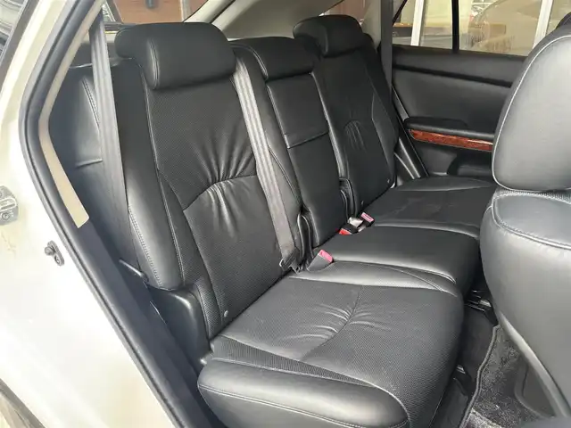 トヨタ ハリアー 350G プレミアムLパッケージ 宮城県 2006(平18)年 14.5万km 白 純正HDDナビ/バックカメラ/CD/DVD再生/黒革シート/シートヒーター/パワーシート/ステアリングスイッチ/キセノンヘッドライト/オートライト/電動ミラー/ETC/サンルーフ/純正18インチAW/ドアバイザー/取扱説明書/保証書