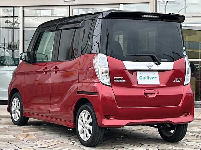 日産 デイズ ルークス ハイウェイスターX 静岡県 2018(平30)年 8.5万km スパークリングレッド/ブラック 純正ナビ/・アラウンドビューモニター/・Bluetooth/・フルセグTV/・CD/・SD/主要装備/・プッシュスタート/・片側パワースライドドア/・ETC車載器/・衝突被害軽減システム/・オートマチックハイビーム/・純正ＡＷ/・純正フロアマット/・LEDヘッドライト/・TVキャンセラー/・後席サンシェード/・リヤシーリングファン/・スマートキー/・スペアキー