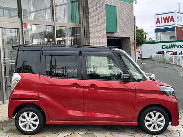 日産 デイズ ルークス ハイウェイスターX 静岡県 2018(平30)年 8.5万km スパークリングレッド/ブラック 純正ナビ/・アラウンドビューモニター/・Bluetooth/・フルセグTV/・CD/・SD/主要装備/・プッシュスタート/・片側パワースライドドア/・ETC車載器/・衝突被害軽減システム/・オートマチックハイビーム/・純正ＡＷ/・純正フロアマット/・LEDヘッドライト/・TVキャンセラー/・後席サンシェード/・リヤシーリングファン/・スマートキー/・スペアキー