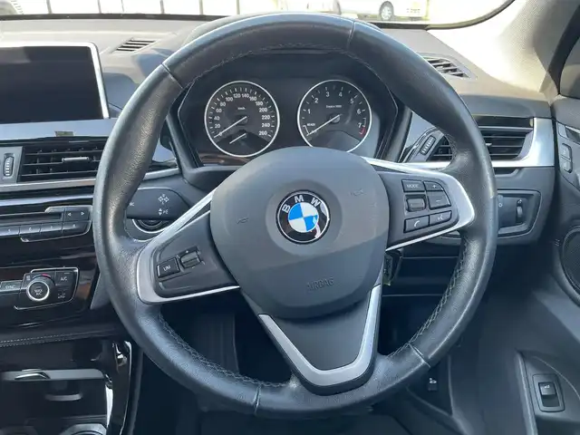 ＢＭＷ Ｘ１ sDrive 18i Xライン 大阪府 2016(平28)年 7.2万km 黒 純正ナビ/バックカメラ/横滑り防止装置/コーナーセンサー/アイドリングストップ/レーンキープアシスト/ステアリングスイッチ/純正１８インチアルミホイール/ドライブレコーダー/ハーフレザーシート/電動リアゲート/ＬＥＤ