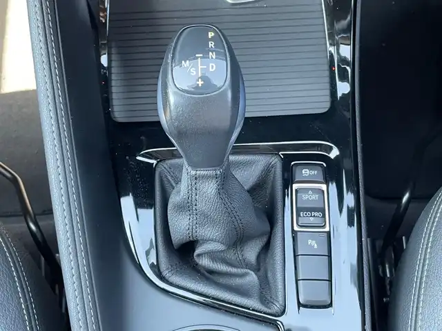 ＢＭＷ Ｘ１ sDrive 18i Xライン 大阪府 2016(平28)年 7.2万km 黒 純正ナビ/バックカメラ/横滑り防止装置/コーナーセンサー/アイドリングストップ/レーンキープアシスト/ステアリングスイッチ/純正１８インチアルミホイール/ドライブレコーダー/ハーフレザーシート/電動リアゲート/ＬＥＤ