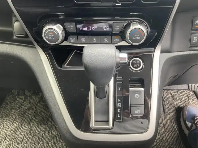 日産 セレナ ハイウェイスター 長崎県 2016(平28)年 7.3万km ダイヤモンドブラック プロパイロット/フリップダウンモニター/ディーラーOP・SDナビ/・Bluetooth接続/・フルセグTV/・Blu-ray/DVD再生/全方位カメラ/バックカメラ/デジタルインナーミラー/両側パワースライドドア/・左側ハンズフリースライドドア/電子パーキング/オートホールド機能/パーキングアシスト/LEDオートヘッドライト/革巻きステアリング/ステアリングスイッチ/横すべり防止装置