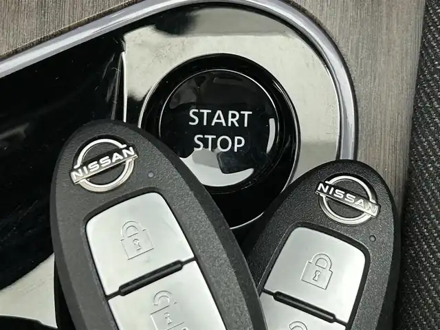 日産 オーラ G FOUR 道央・札幌 2024(令6)年 1.6万km ピュアホワイトパール ・４WD/・寒冷地仕様/・BOSEサウンド/・純正メモリナビ/・BT/USB/appleCarPlay/AndoroidAuto/フルセグ/・ビルトインETC2.0/・アラウンドビューモニター/・プロパイロット/・レーダークルーズコントロール/・エマージェンシーブレーキ/・前後コーナーセンサー/・ブラインドスポットモニター/・アイドリングストップ/・レーンキープアシスト/・ステアリングヒーター/・ステアリングリモコン/・ハーフレザーシート/・LEDヘッドライト/・オートライト/・置くだけ充電/・インテリジェントミラー/・SOSボタン/・スマートキー/・プッシュスタート