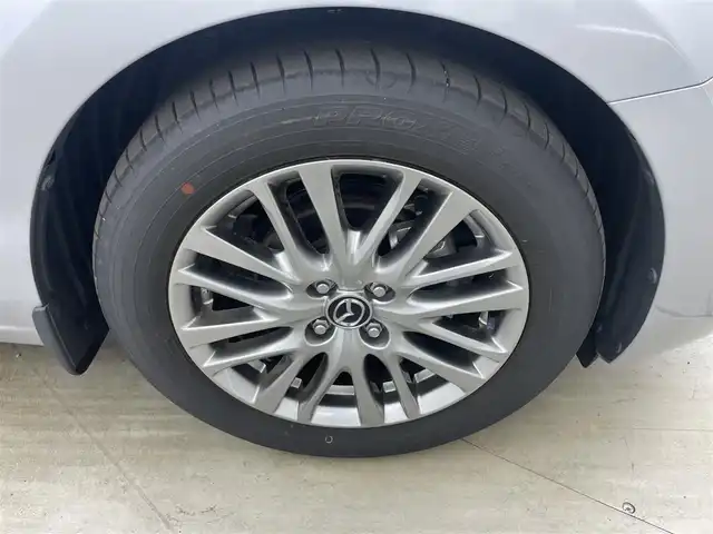 マツダ マツダ２ XD Lパッケージ 岡山県 2020(令2)年 0.7万km ソニックシルバーM 純正ナビ/【ナビ/フルセグ/Bluetooth/DVD/AUX】	/３６０°カメラ/追従型クルーズコントロール	/オートハイビーム	/LEDヘッドライト（AUTO機能付き）	/ビルトインETC	/前席シートヒーター/ステアリングヒーター	/運転席パワーシート	/衝突軽減ブレーキシステム	/車線逸脱防止システム	/横滑り防止装置	/踏み間違い防止/ISOFIX/ヘッドアップディスプレイ/シートリフター/ウィンカーミラー/ドアバイザー	/純正16インチアルミ	/コーナーセンサー（前後）	/純正ラバーフロアマット	/ハーフレザー/ステアリングスイッチ	/プッシュスタート	/スマートキー×2	/保証書	/取扱説明書