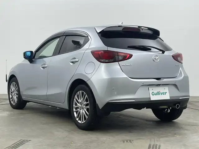 マツダ マツダ２ XD Lパッケージ 岡山県 2020(令2)年 0.7万km ソニックシルバーM 純正ナビ/【ナビ/フルセグ/Bluetooth/DVD/AUX】	/３６０°カメラ/追従型クルーズコントロール	/オートハイビーム	/LEDヘッドライト（AUTO機能付き）	/ビルトインETC	/前席シートヒーター/ステアリングヒーター	/運転席パワーシート	/衝突軽減ブレーキシステム	/車線逸脱防止システム	/横滑り防止装置	/踏み間違い防止/ISOFIX/ヘッドアップディスプレイ/シートリフター/ウィンカーミラー/ドアバイザー	/純正16インチアルミ	/コーナーセンサー（前後）	/純正ラバーフロアマット	/ハーフレザー/ステアリングスイッチ	/プッシュスタート	/スマートキー×2	/保証書	/取扱説明書