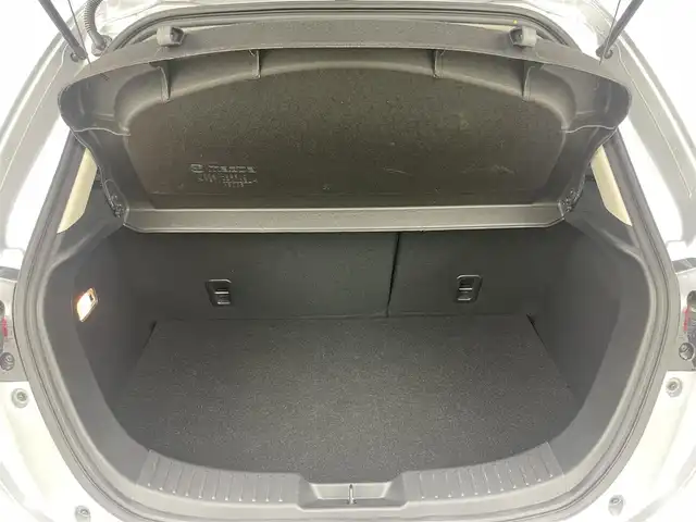 マツダ マツダ２ XD Lパッケージ 岡山県 2020(令2)年 0.7万km ソニックシルバーM 純正ナビ/【ナビ/フルセグ/Bluetooth/DVD/AUX】	/３６０°カメラ/追従型クルーズコントロール	/オートハイビーム	/LEDヘッドライト（AUTO機能付き）	/ビルトインETC	/前席シートヒーター/ステアリングヒーター	/運転席パワーシート	/衝突軽減ブレーキシステム	/車線逸脱防止システム	/横滑り防止装置	/踏み間違い防止/ISOFIX/ヘッドアップディスプレイ/シートリフター/ウィンカーミラー/ドアバイザー	/純正16インチアルミ	/コーナーセンサー（前後）	/純正ラバーフロアマット	/ハーフレザー/ステアリングスイッチ	/プッシュスタート	/スマートキー×2	/保証書	/取扱説明書