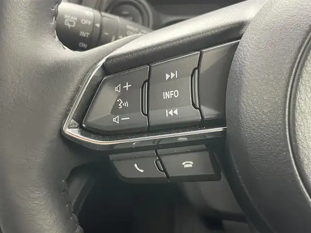 マツダ マツダ２ XD Lパッケージ 岡山県 2020(令2)年 0.7万km ソニックシルバーM 純正ナビ/【ナビ/フルセグ/Bluetooth/DVD/AUX】	/３６０°カメラ/追従型クルーズコントロール	/オートハイビーム	/LEDヘッドライト（AUTO機能付き）	/ビルトインETC	/前席シートヒーター/ステアリングヒーター	/運転席パワーシート	/衝突軽減ブレーキシステム	/車線逸脱防止システム	/横滑り防止装置	/踏み間違い防止/ISOFIX/ヘッドアップディスプレイ/シートリフター/ウィンカーミラー/ドアバイザー	/純正16インチアルミ	/コーナーセンサー（前後）	/純正ラバーフロアマット	/ハーフレザー/ステアリングスイッチ	/プッシュスタート	/スマートキー×2	/保証書	/取扱説明書
