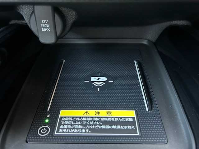 ホンダ ヴェゼル ハイブリッド e:HEV Z 神奈川県 2025(令7)年 0.1万km未満 プレミアムサンライトホワイトパール ワンオーナー/ホンダコネクトディスプレイ・ナビ・TV・USB・Bluetooth/ビルトインETC2.0/ワイヤレス充電器/革巻きハンドル/パドルシフト/ハンドルヒーター/ハーフレザーシート/前席シートヒーター/ホンダセンシング/ブラインドスポットインフォメーション/アダプティブドライビングビーム/後退出庫サポート/ハンズフリーアクセスパワーテールゲート/LEDシーケンシャルターンシグナルランプ/18インチアルミホイール/R席用USBポート×2/トノカバー/ISOFIX対応/純正フロアマット/新車時保証書/取扱説明書/スマートキー×2