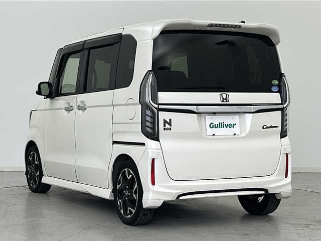 ホンダ Ｎ ＢＯＸ カスタム G EX ターボ ホンダセンシング 宮城県 2018(平30)年 8万km プレミアムホワイトパールⅡ 禁煙車/ホンダセンシング/・衝突軽減ブレーキ/・レーンキープアシスト/・アダプティブクルーズコントロール/・オートハイビームアシスト/助手席スーパースライドシート/純正SDナビ/・CD.DVD.USB.SD.BT/フルセグTV/バックモニター/両側パワースライドドア/ハーフレザーシート/パドルシフト/革巻ステアリングホイール/ステアリングスイッチ/ビルトインETC/純正ドライブレコーダー（F）/LEDヘッドライト/LEDフォグランプ/シーケンシャルランプ/プッシュスタート/スマートキー/純正15インチアルミホイール/純正フロアマット