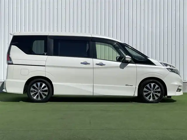 日産 セレナ ハイウェイスター Vセレクション 香川県 2017(平29)年 5.1万km ブリリアントホワイトパール 現在走行距離50266km/プロパイロット/純正メモリーナビ9インチ/純正後席モニター/アラウンドビューモニター/両側パワースライドドア/革巻ステアリング/ステアリングリモコン/クルーズコントロール/デジタルインナーミラー/レーダー探知機/前方ドライブレコーダー/ETC/LEDヘッドライト/フルセグTV/インテリジェントオートスライド/スマートキー/プッシュスタート