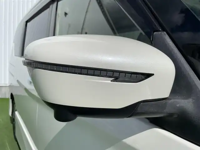 日産 セレナ ハイウェイスター Vセレクション 香川県 2017(平29)年 5.1万km ブリリアントホワイトパール 現在走行距離50266km/プロパイロット/純正メモリーナビ9インチ/純正後席モニター/アラウンドビューモニター/両側パワースライドドア/革巻ステアリング/ステアリングリモコン/クルーズコントロール/デジタルインナーミラー/レーダー探知機/前方ドライブレコーダー/ETC/LEDヘッドライト/フルセグTV/インテリジェントオートスライド/スマートキー/プッシュスタート